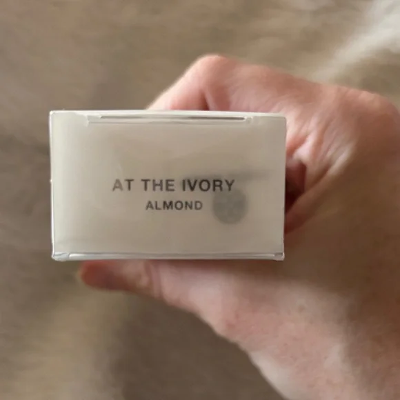 Elegant Pink Reusable Press-On Nails - Picture 3 of 3